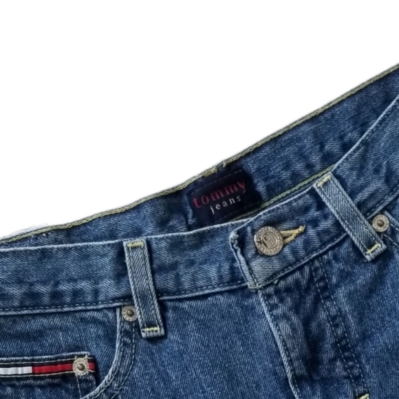 Tommy Hilfiger Distressed Mid Rise Blue Denim Logo Cutoff Jean Shorts Size 3. - Picture 5 of 8
